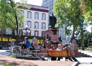 Monument Taschereau (1923) d'André Vermare.