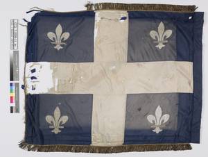 Dos du drapeau, avant restauration.