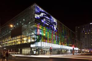 Oeuvre Translucide (2001) de Jean-François Cantin. Palais des Congrès de Montréal.